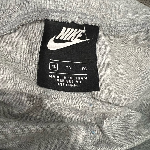 Nike shorts - Picture 1 of 2